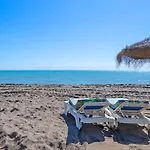 Junto A La Playa *