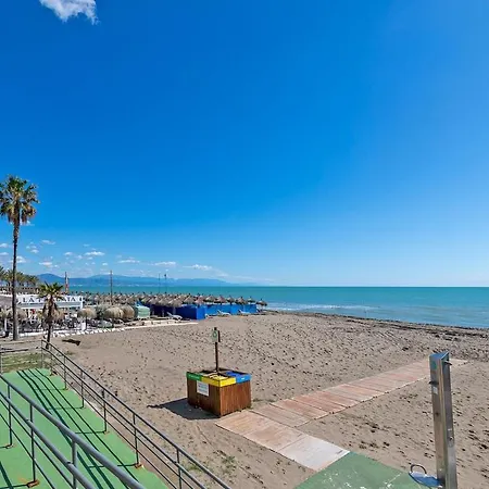 Junto A La Playa * Torremolinos